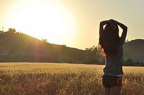 女生手持仙女棒图片头像7