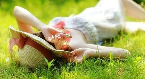 Lisa Miskovsky 女唱 Still Alive (Invisible Sounds FrenchTech Mix)_15-8 MB